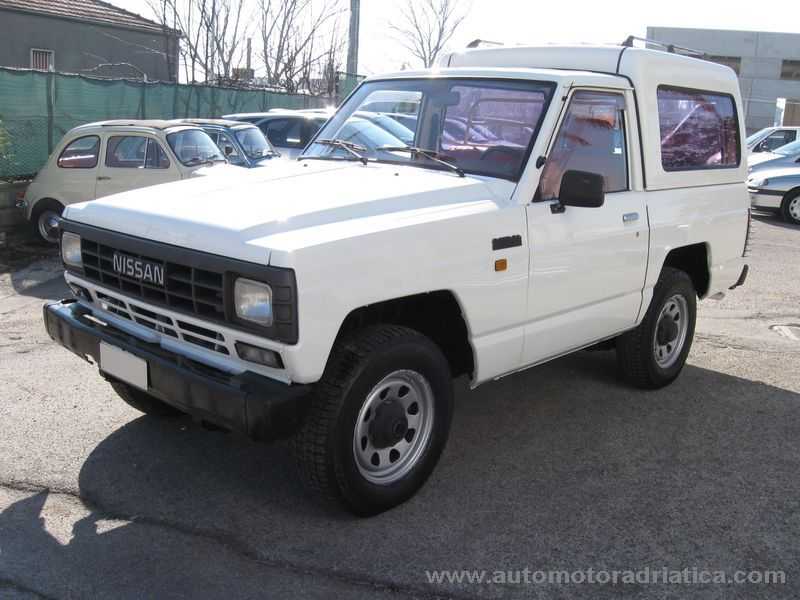 Dettaglio del frontale della Patrol Nissan patrol in vendita